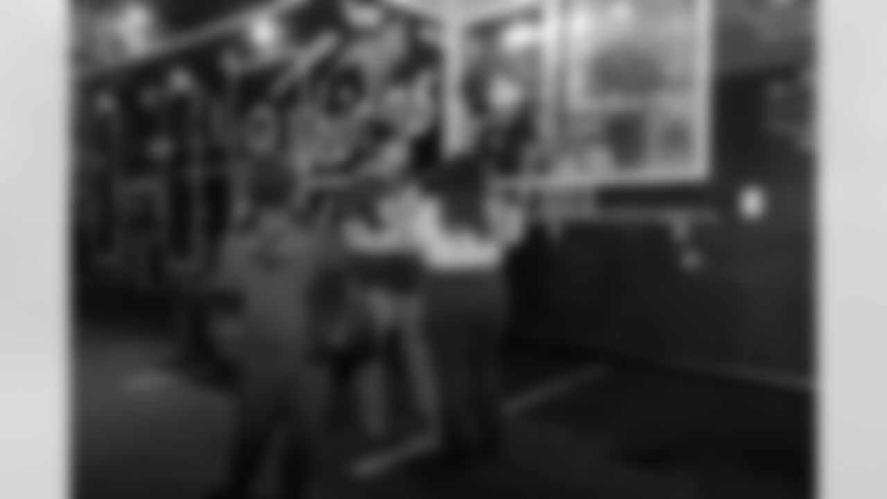 Levi_ThanksgivingMeals_052