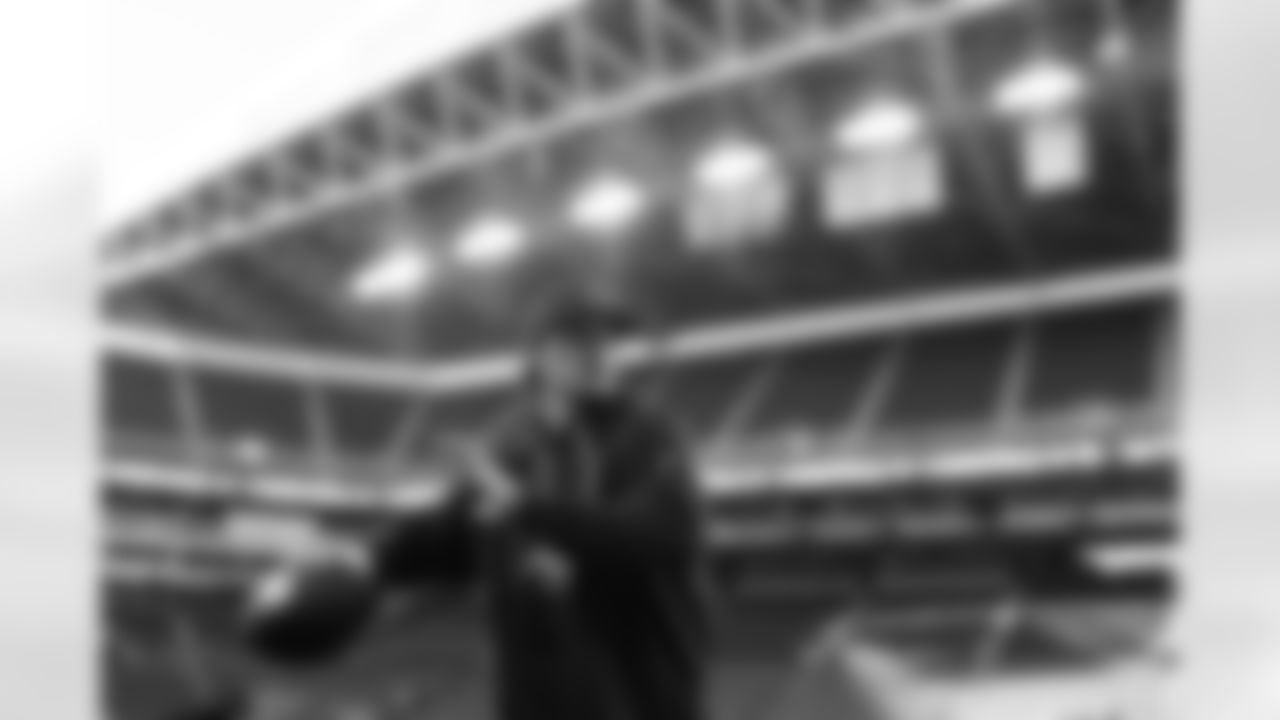 2025_1130_Vikings_Seattle_TTL_0003_Rusco