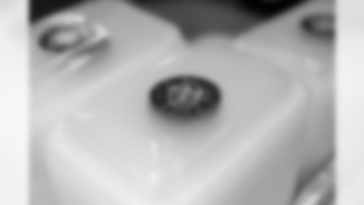 20251117_ThanksgivingPacking_024