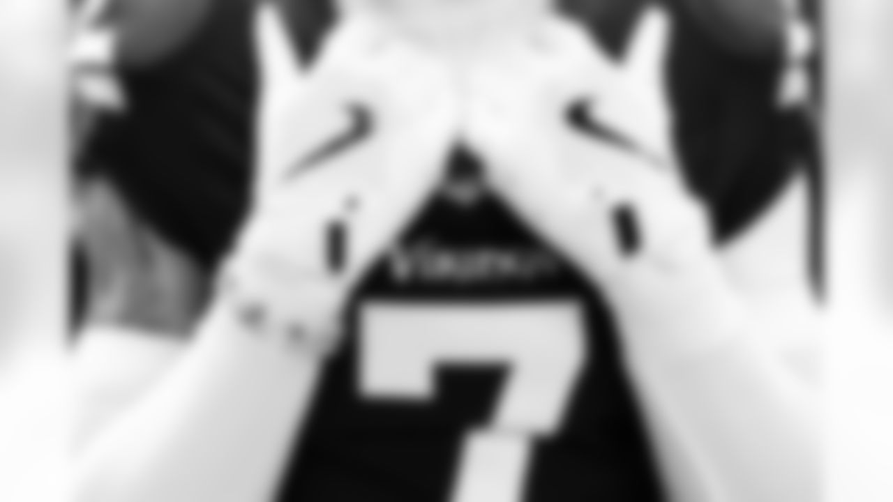 2025_1207_Vikings_Commanders_REG14_0238