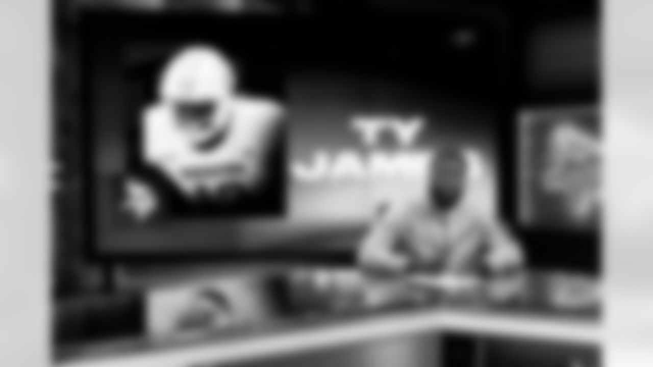 40 WR Ty James