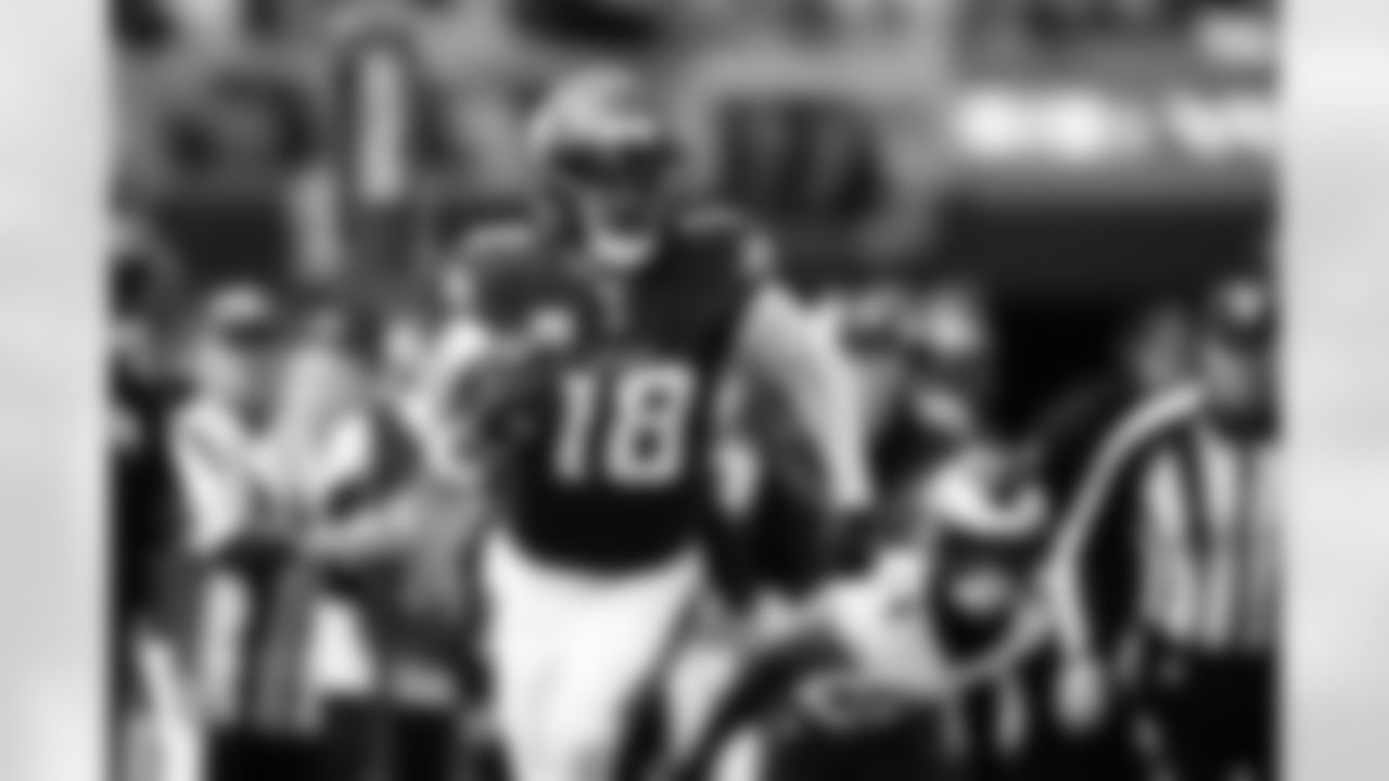 2025_1019_Vikings_Eagles_REG07_0327