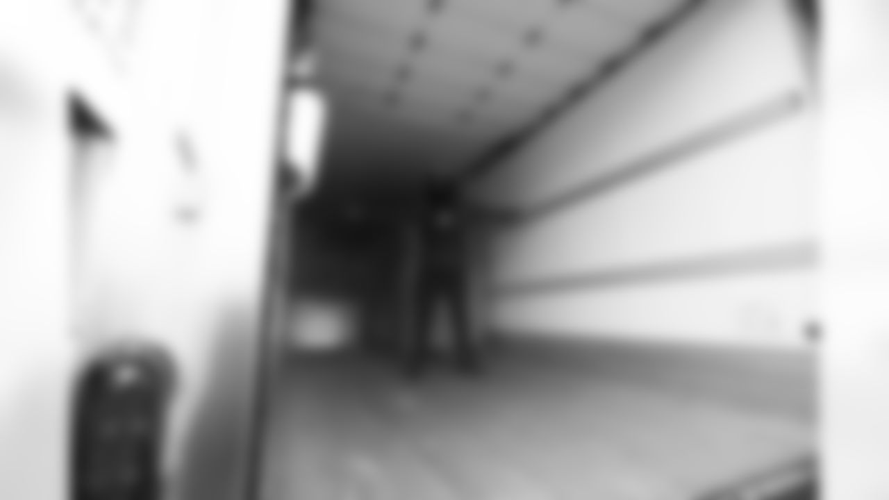 2025_ThanksgivingDriveThru_Rusco-25