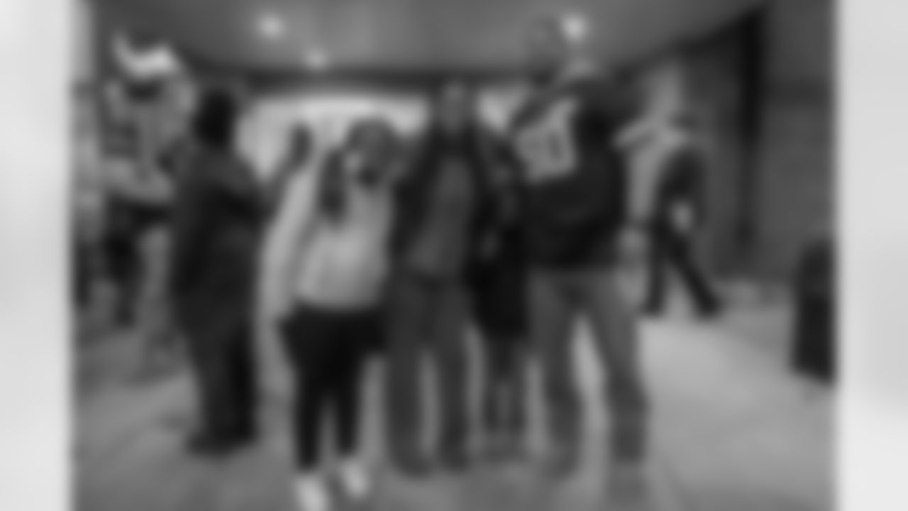 Levi_ThanksgivingMeals_020