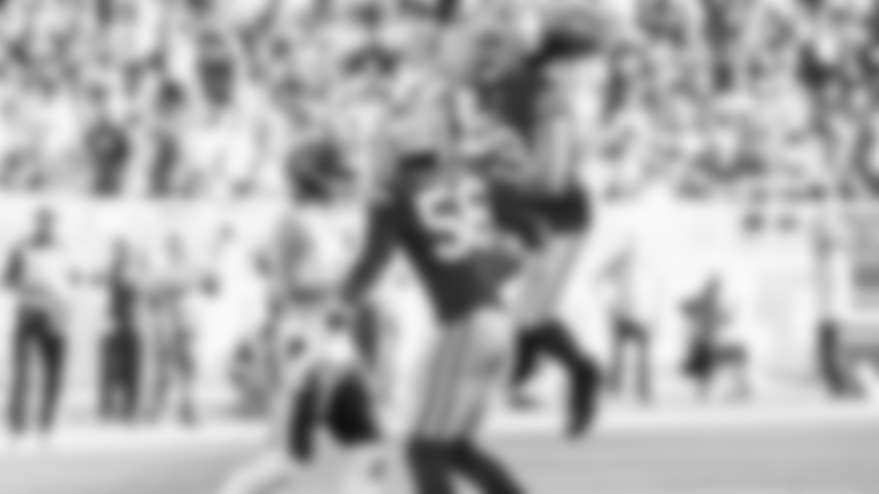 DL Leonard Floyd, S Talanoa Hufanga