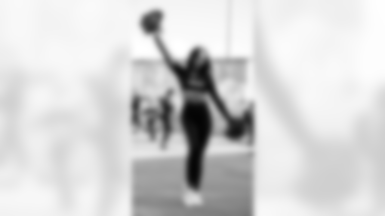 Gold Rush Cheerleaders