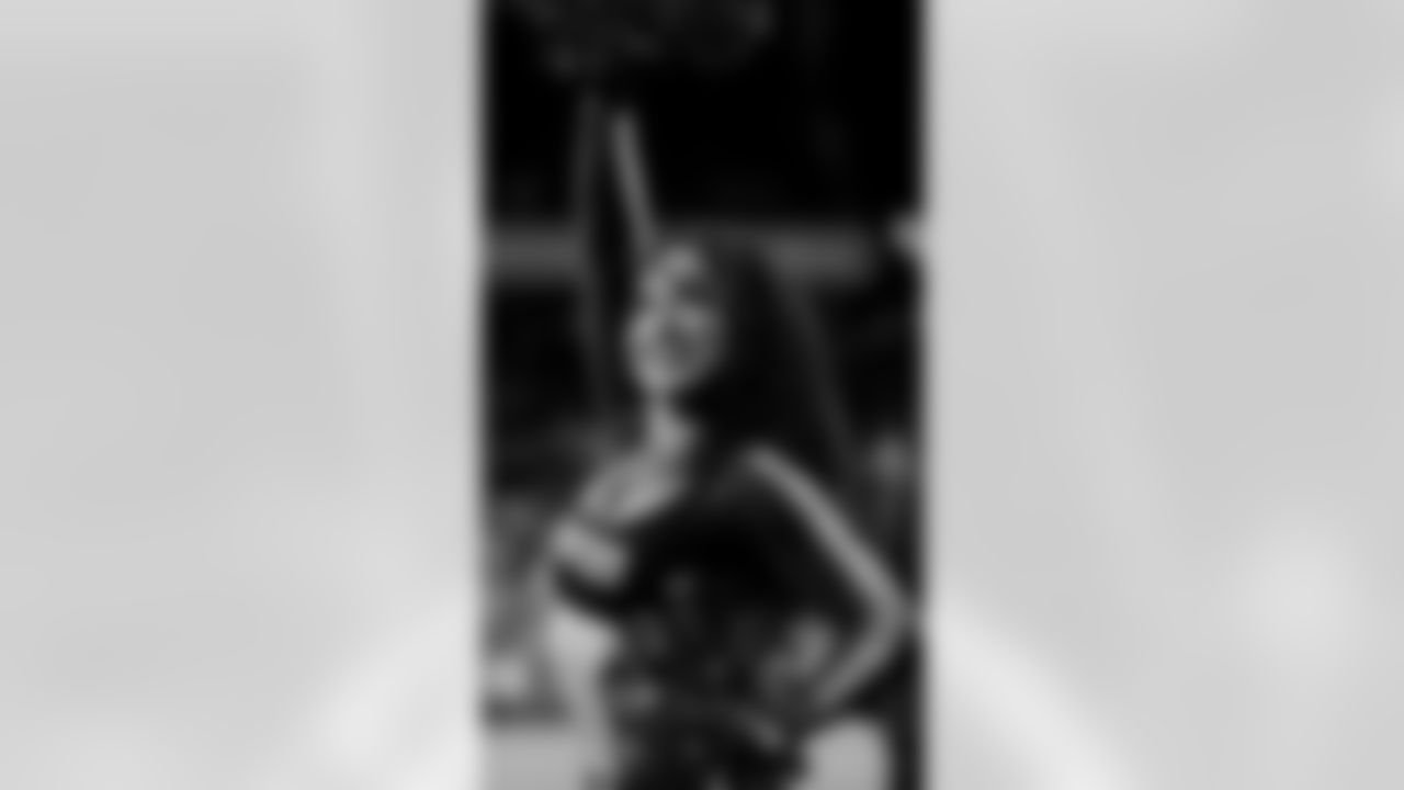 Gold Rush Cheerleaders