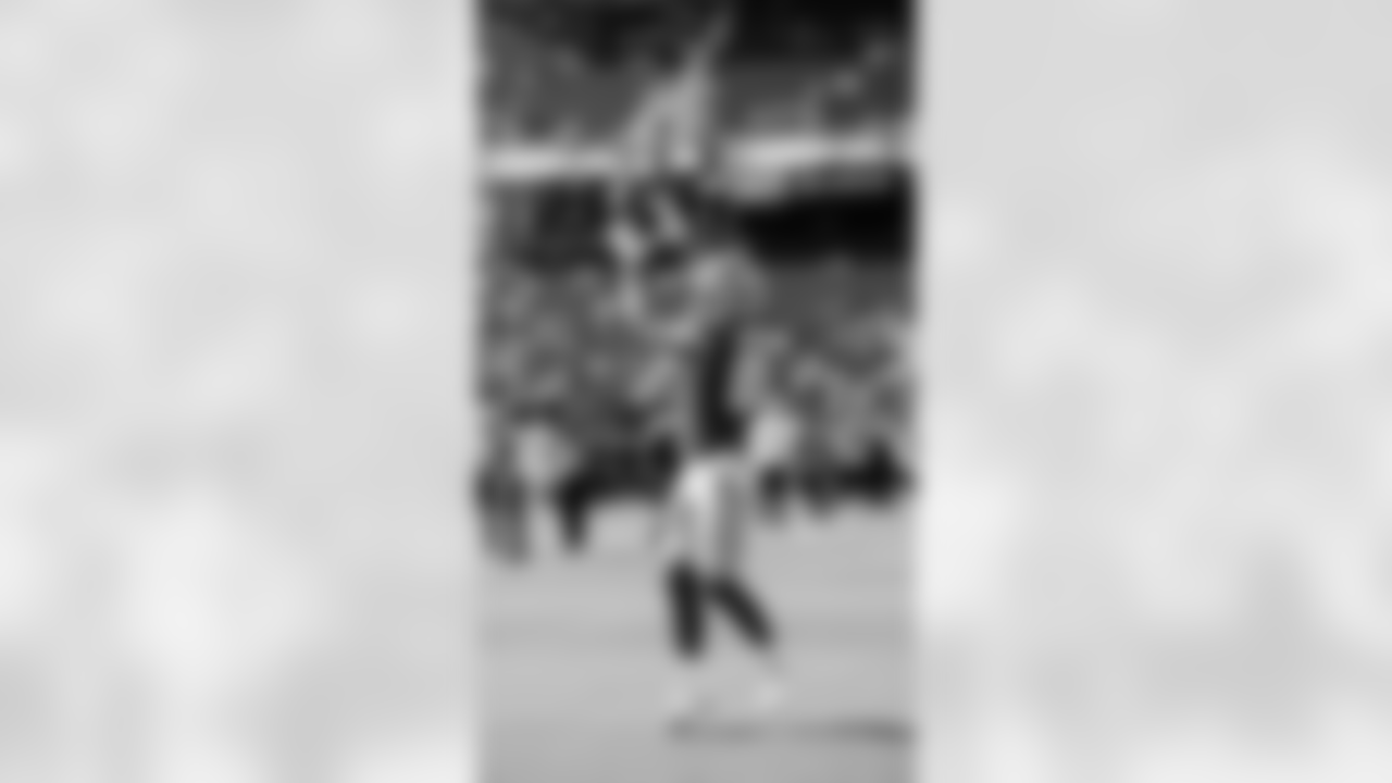 TE Luke Farrell