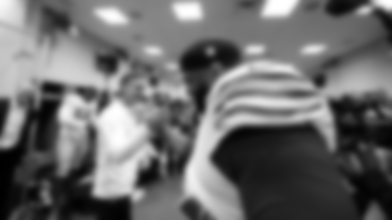 Head coach Kyle Shanahan, T Trent Williams