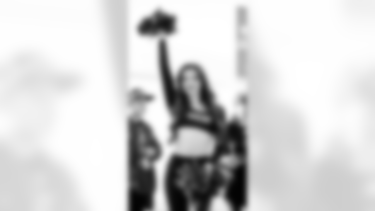 Gold Rush Cheerleaders