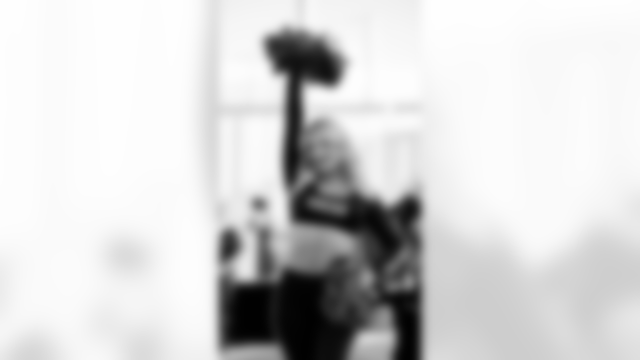 Gold Rush Cheerleaders