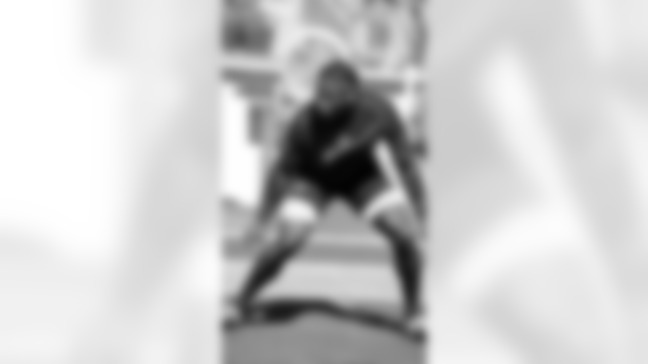 CB Siran Neal