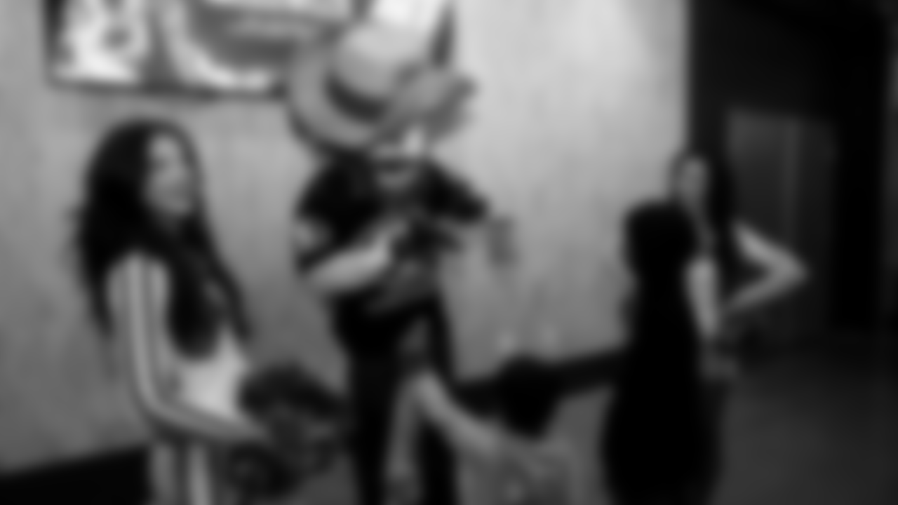 Gold Rush Cheerleaders, Sourdough Sam