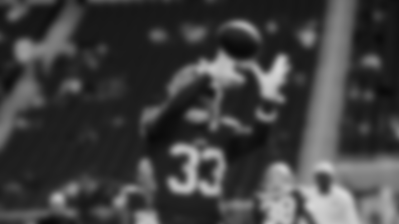 CB Siran Neal