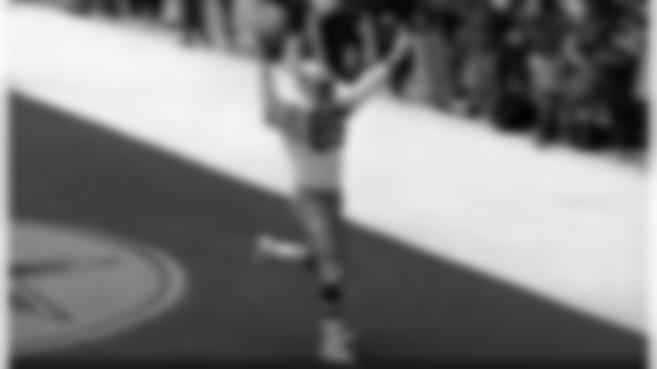 *15) In the Cowboys' 34-10 win over the Eagles in the 1992 playoffs, Derek Tennell caught his only career touchdown pass in the first quarter, only a few days after joining the team. What Cowboys player was his college teammate? *
Tennell caught the first touchdown of the game from Troy Aikman, who was on the same team as Tennell in 1986 at UCLA. But Tennell's journey is remarkable. With Alfredo Roberts injured in the last game of the regular season, Tennell was signed for the playoffs, and in his very first game, scored the Cowboys' first touchdown. In fact, that was his only catch with Dallas. He would appear in all three playoff outings, including the team's Super Bowl XXVII victory, but was gone the next year.