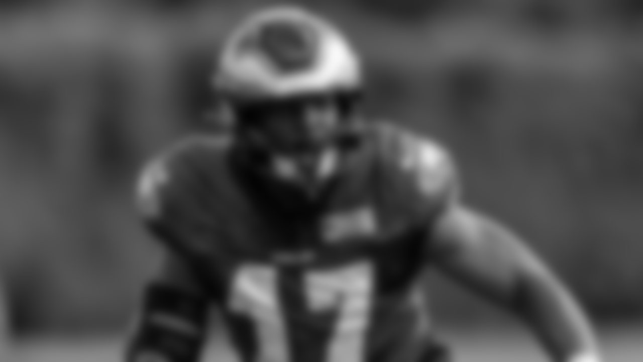 LB Nakobe Dean