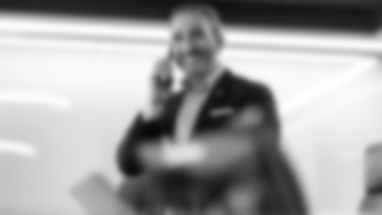 Howie Roseman worked the phones to ensure Jihaad Campbell's arrival in Philadelphia.