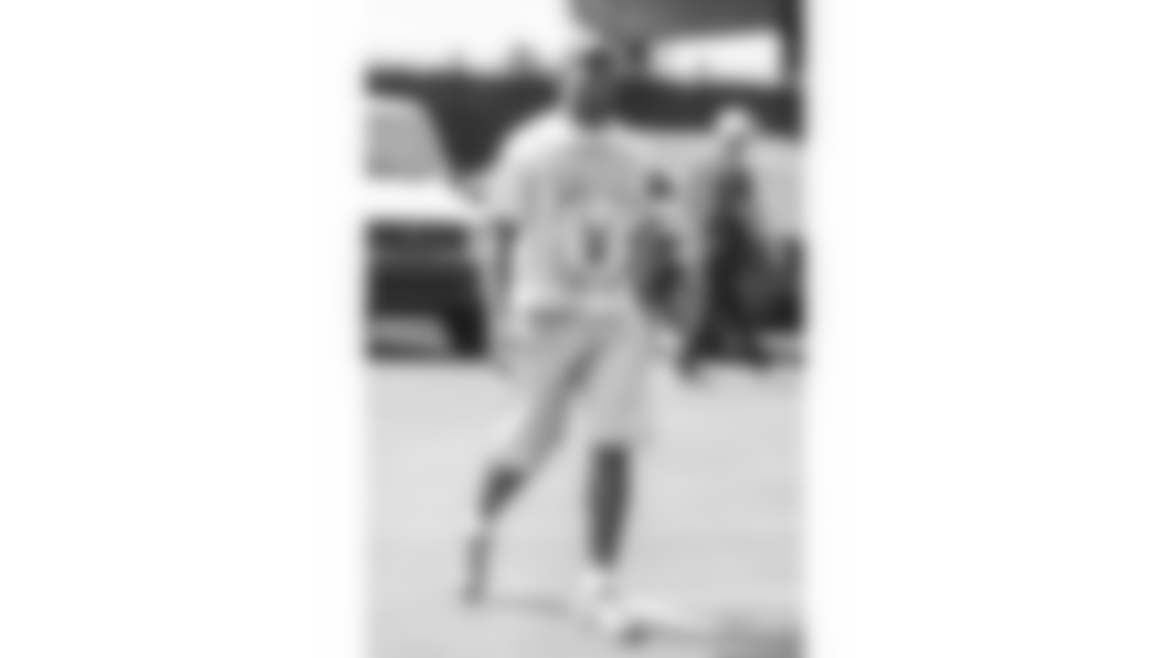 OLB Jalyx Hunt