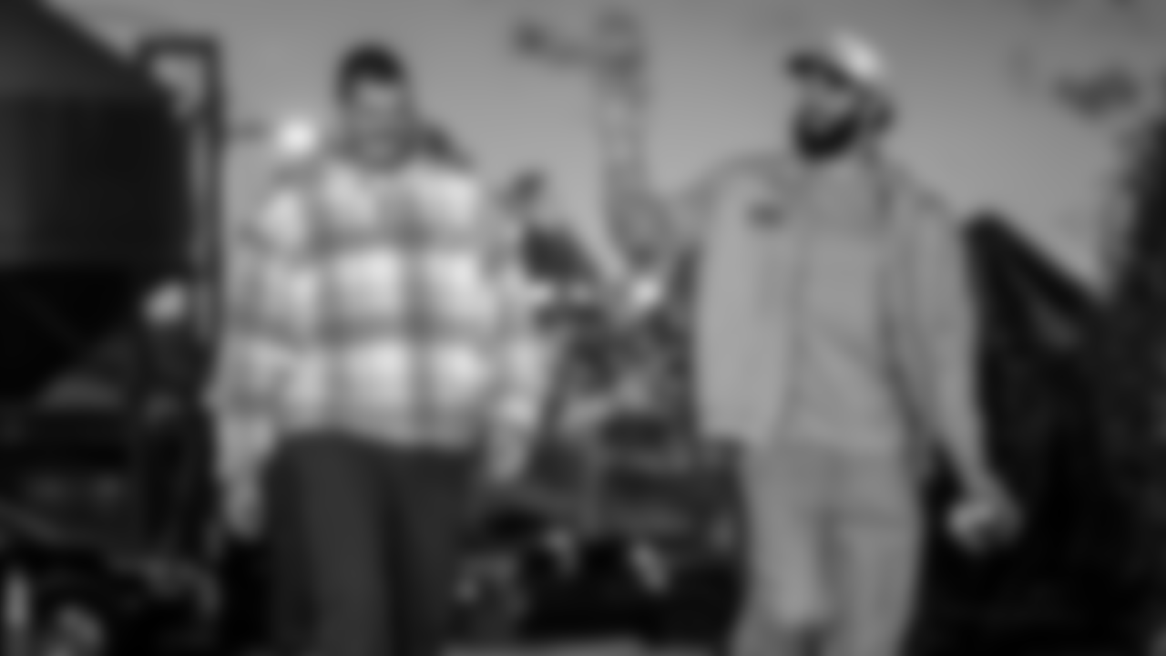 TEs Grant Calcaterra and Dallas Goedert