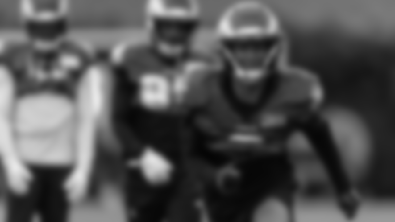 6 WR DeVonta Smith