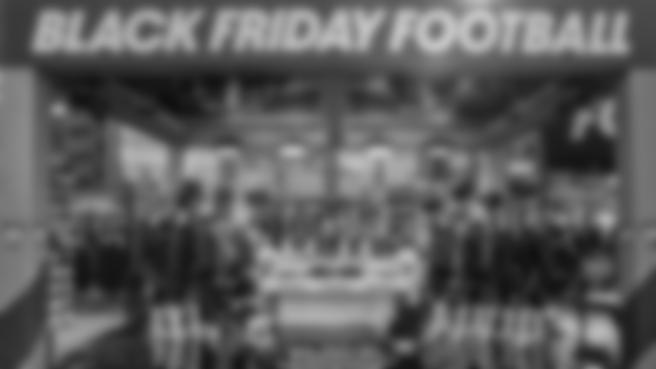 Eagles Cheerleaders Elana, McKenna, Dalton, Alexa, Taylor, Cali, Savannah, and Gracie