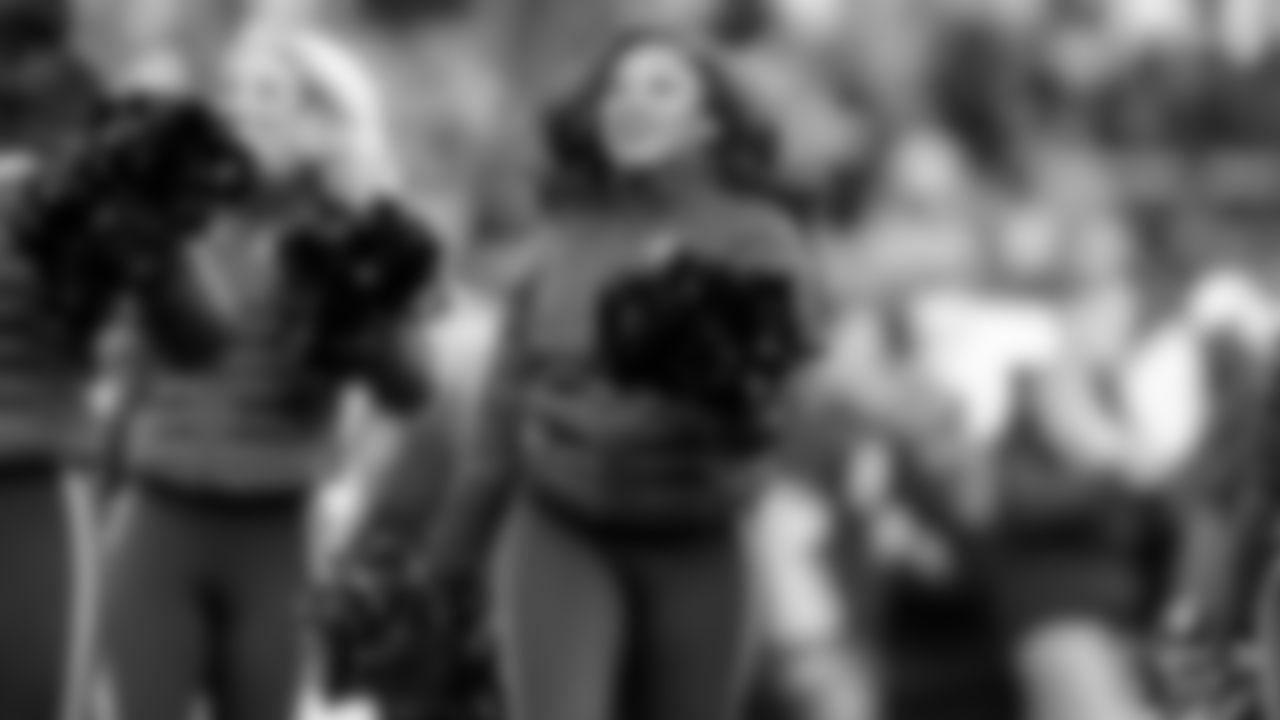 Eagles Cheerleader Mieka