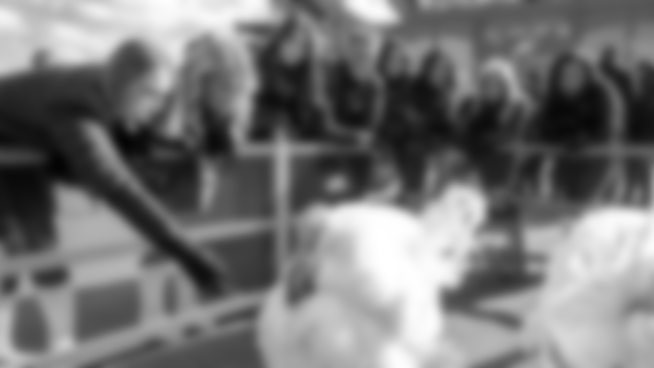 Eagles Cheerleaders Gracie, Cali, Savannah, Dalton, McKenna, Elana, Alexa, and Taylor making friends with the turkeys!