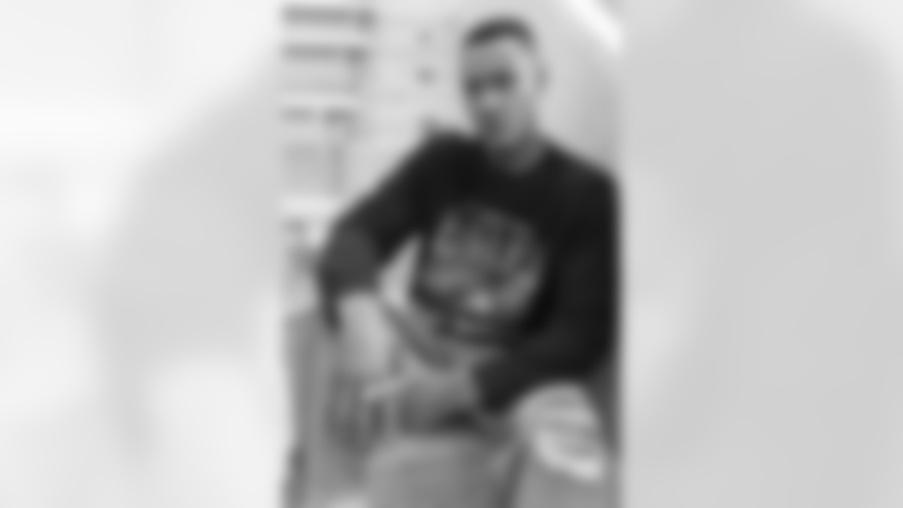 The Philadelphia Eagles and Underdog Apparel, a Philadelphia-based clothing brand founded by Jason Kelce, are thrilled to announce a limited-edition collection designed by three of the city's most recognized and influential artists – Eric "HEAVYSLIME" Kenney, Paul Granese, and Kees Holterman.