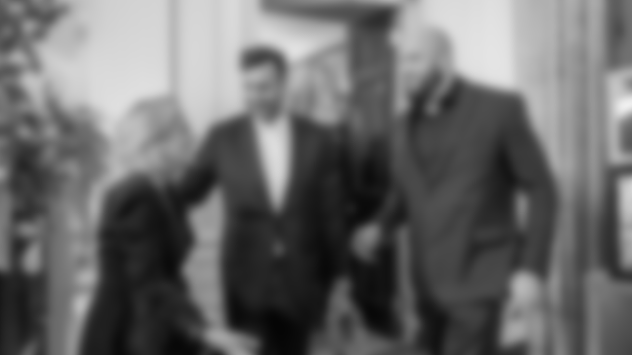 Connor Barwin and Lane Johnson meet First Lady Jill Biden.