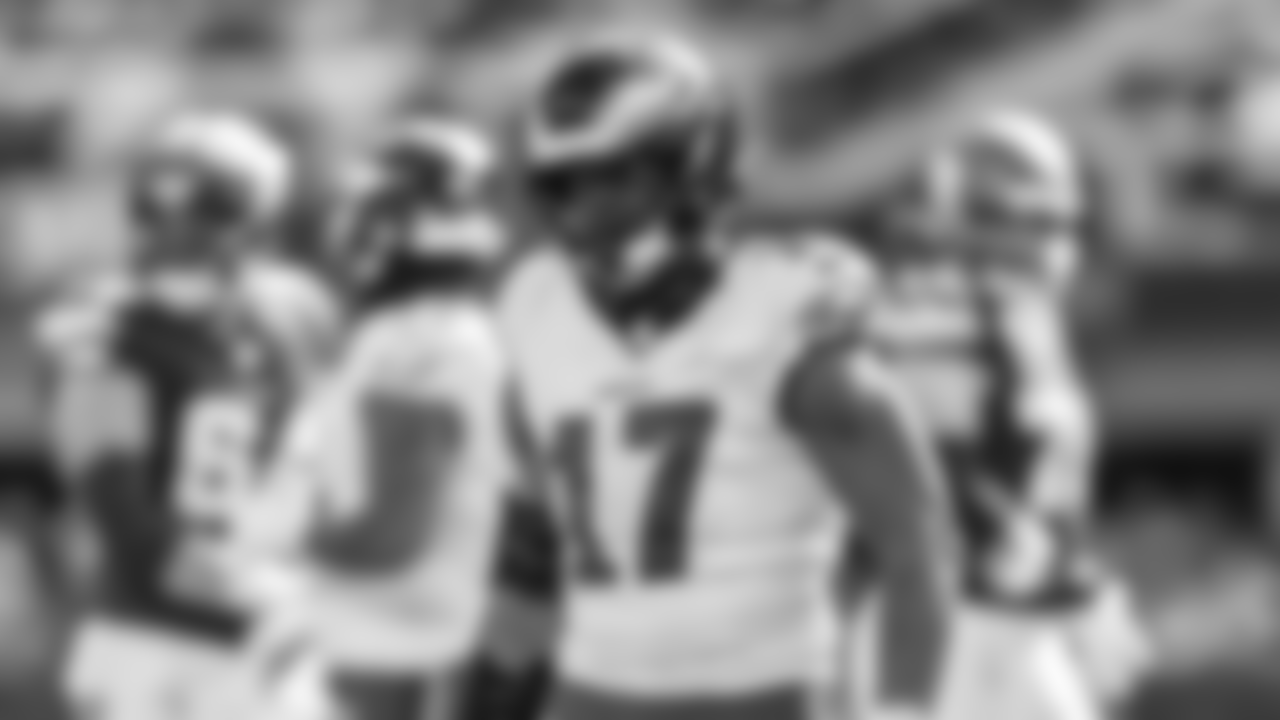 LB Nakobe Dean