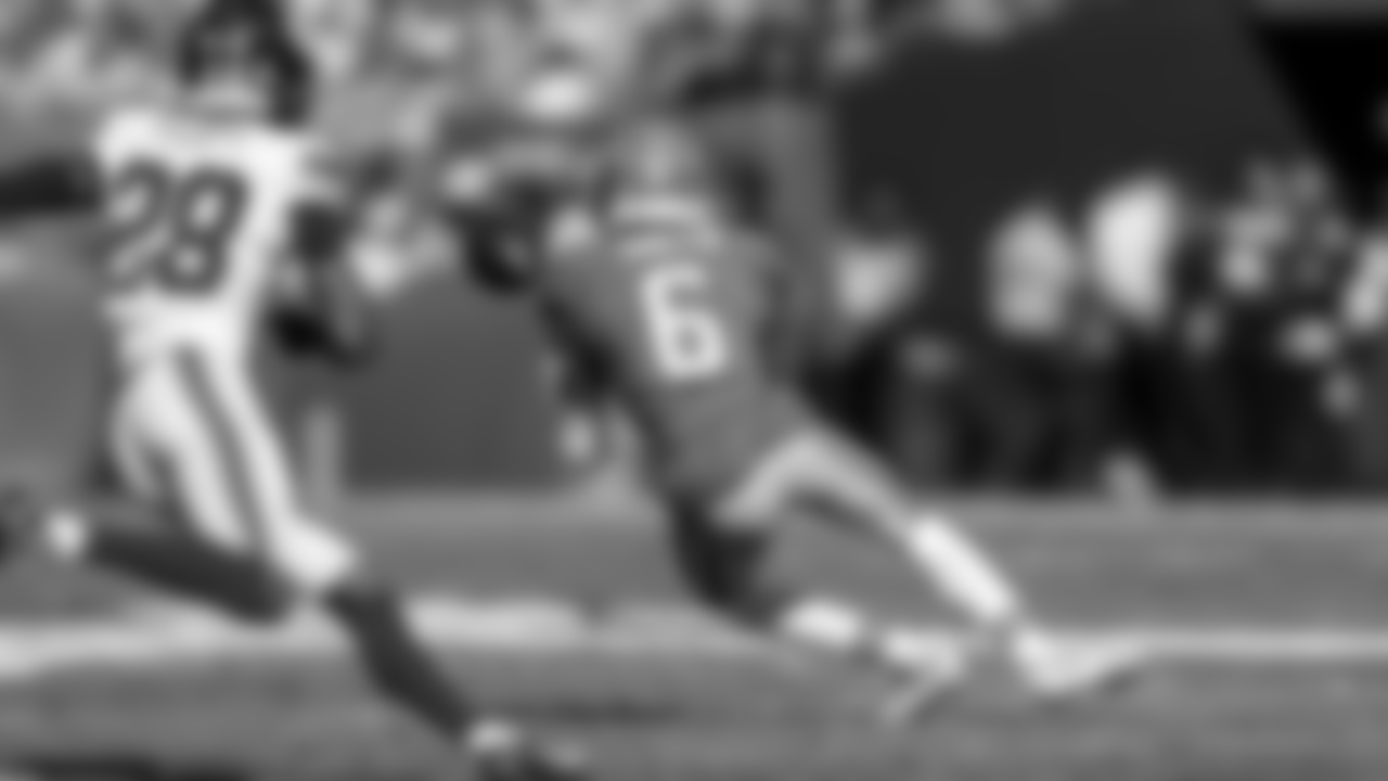WR DeVonta Smith