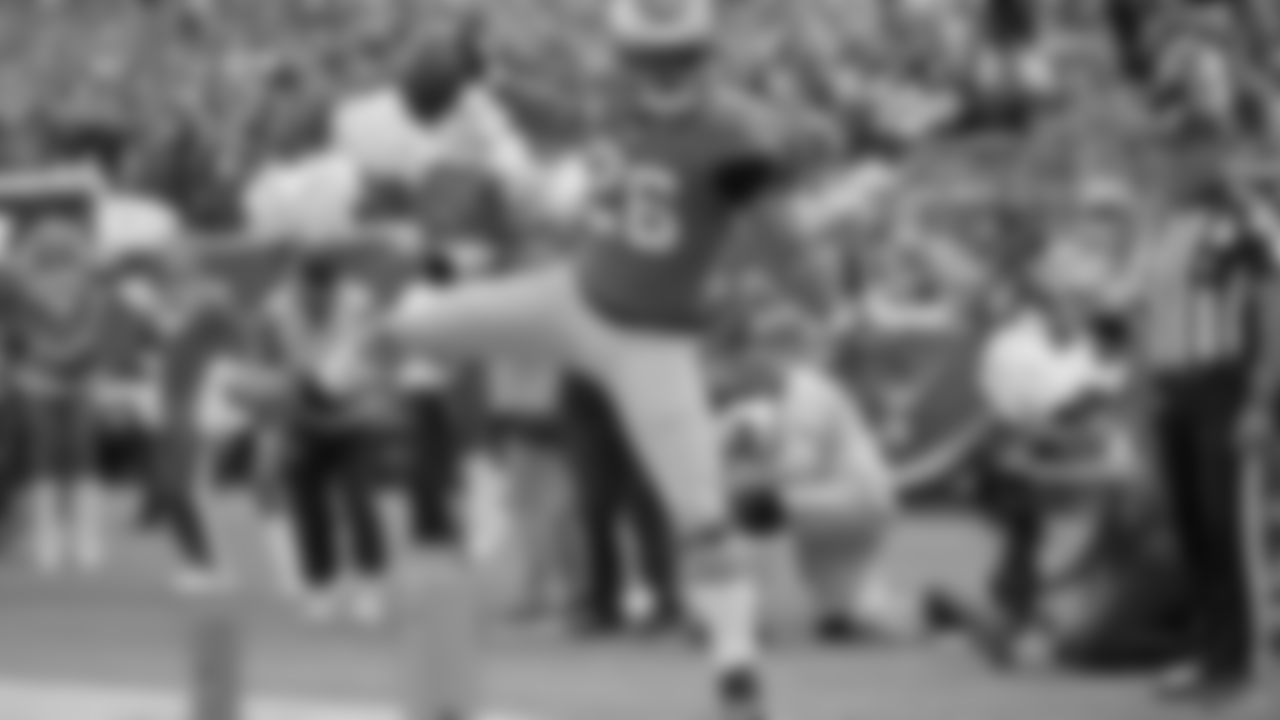 Who else, but Saquon Barkley taking flight against his former team in the first Kelly Green game of 2025.