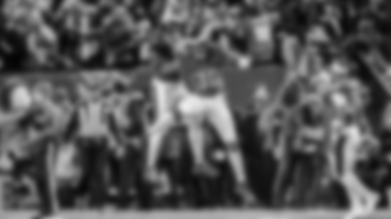 LB Nakobe Dean and LB Jihaad Campbell