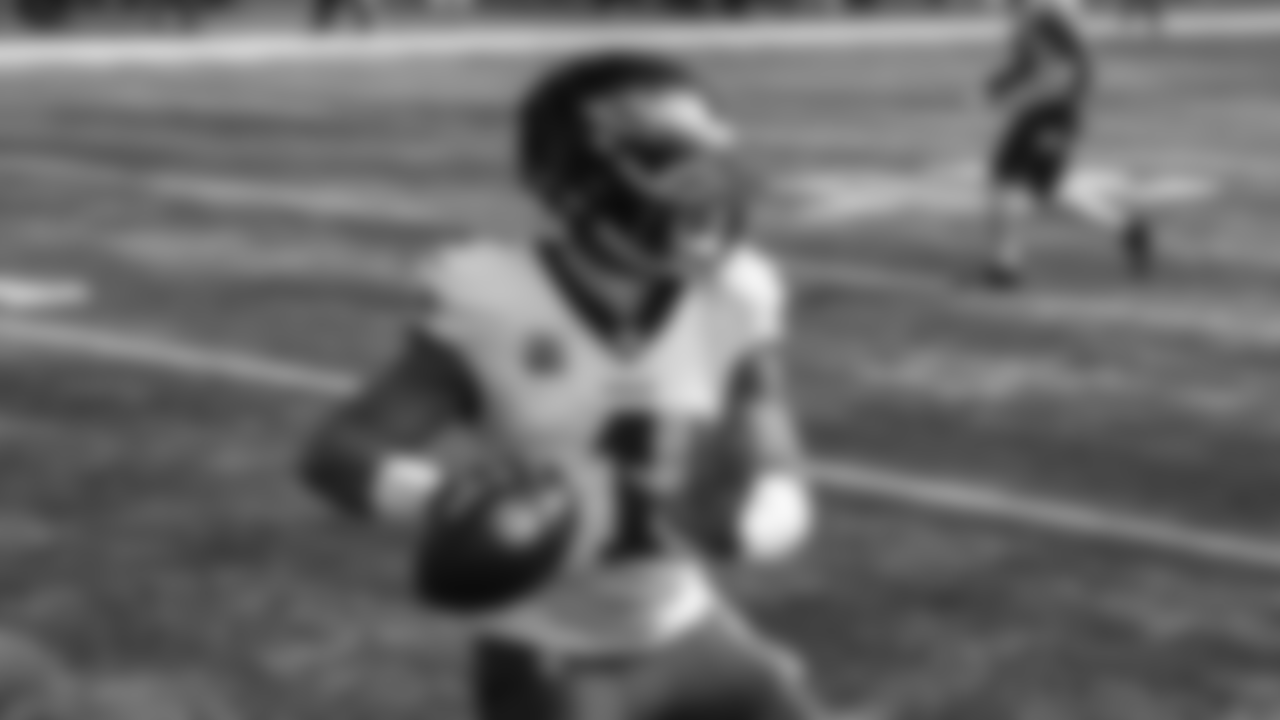 QB Jalen Hurts