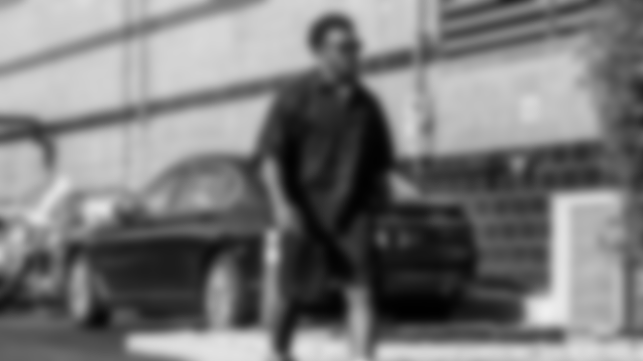 LB Nakobe Dean