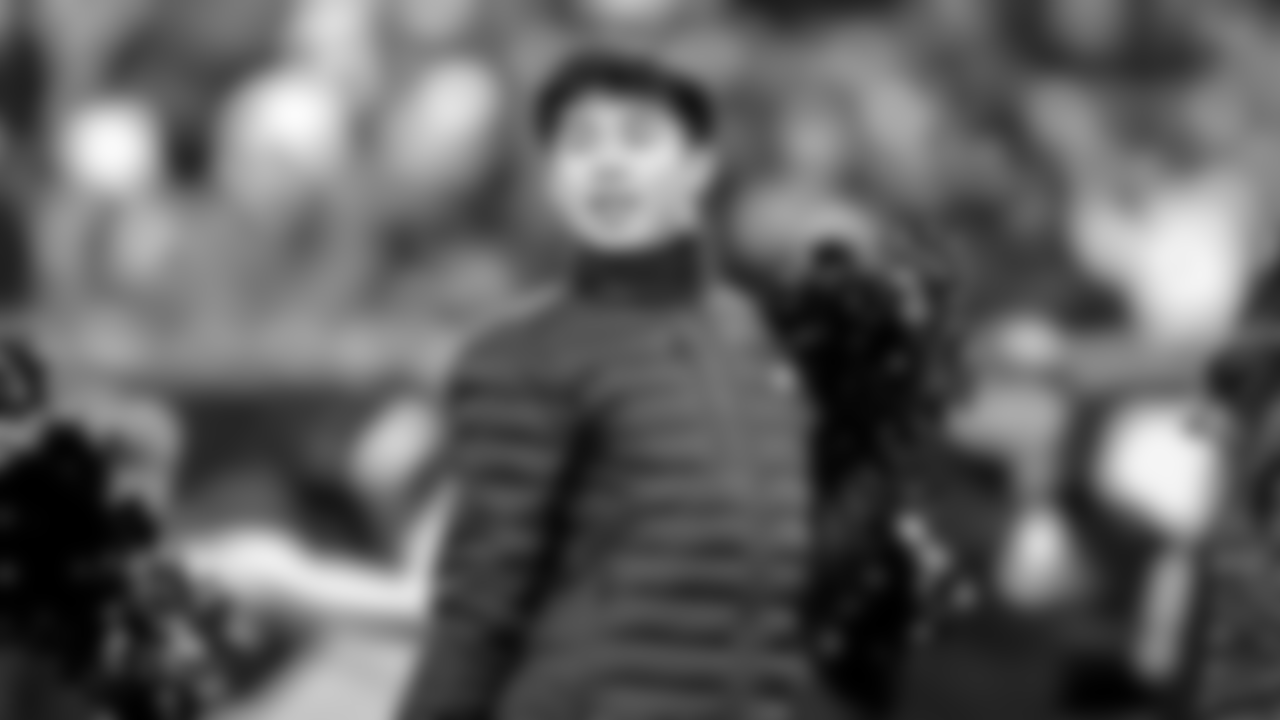 Eagles Cheerleader Alex