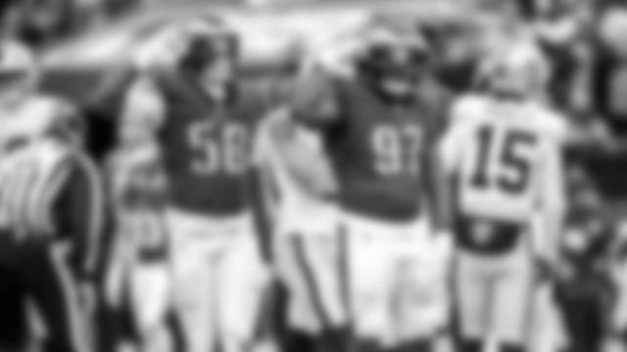 OLB Jalyx Hunt and DT Moro Ojomo