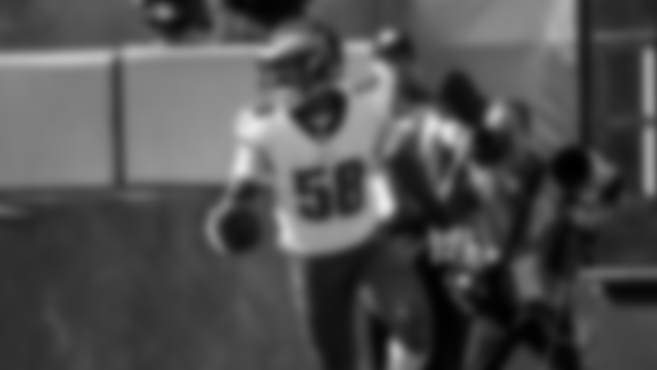 OLB Jalyx Hunt