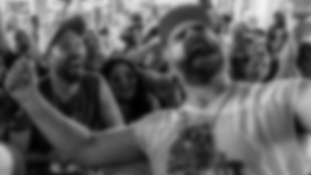 Jason Kelce parties with Eagles fans for a great cause.