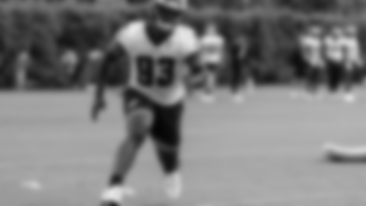 OLB Antwaun Powell-Ryland