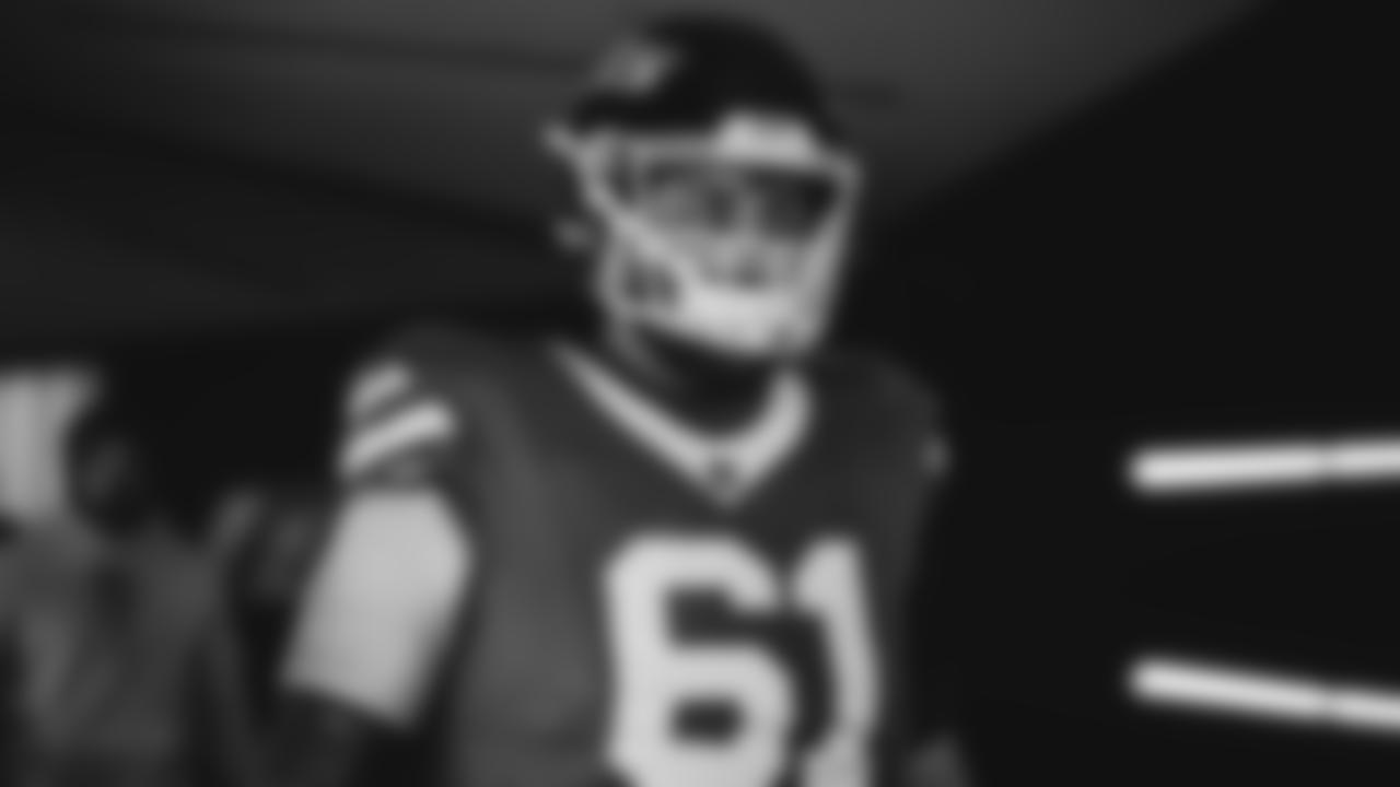 T Max Mitchell - UFA