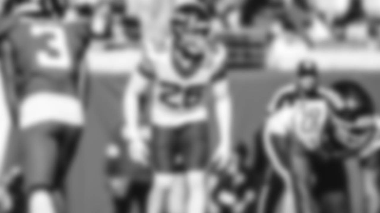 DB Isaiah Oliver - UFA