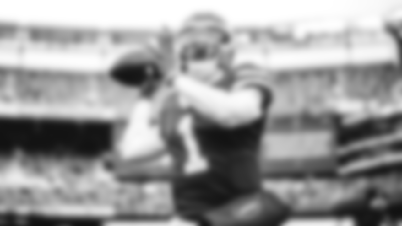 QB Hendon Hooker - Exclusive Rights FA