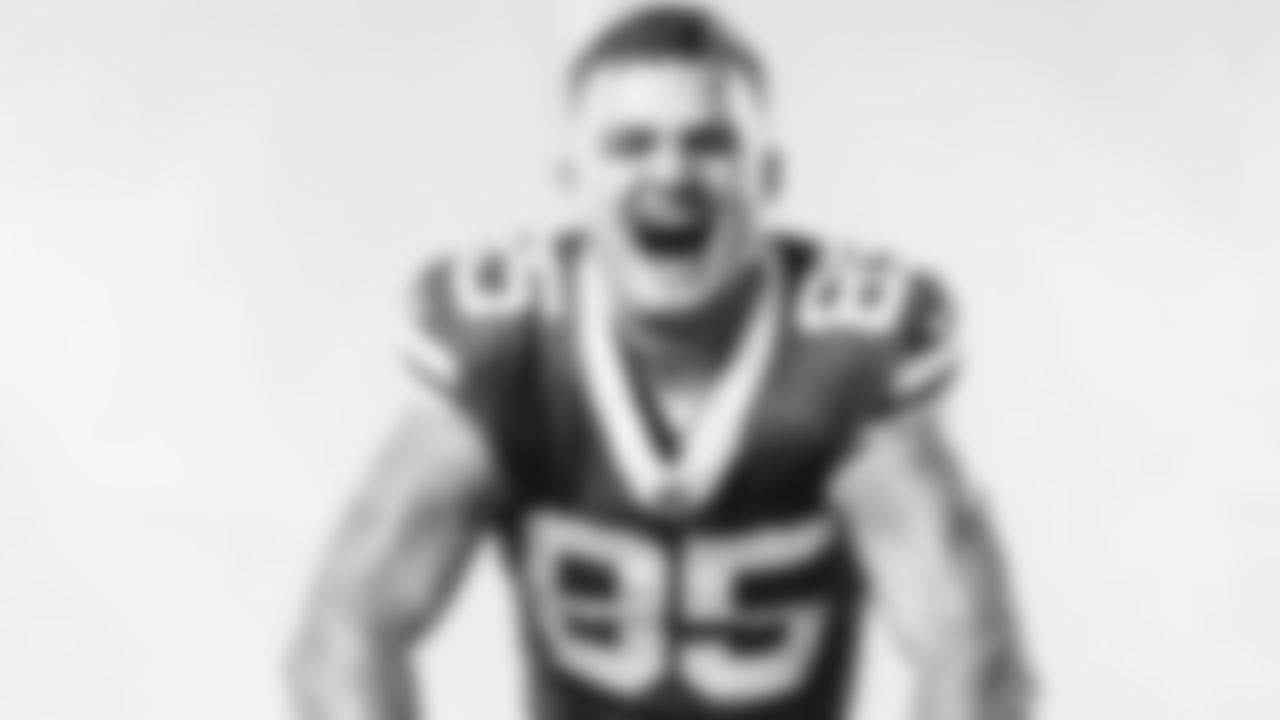 TE Mason Taylor