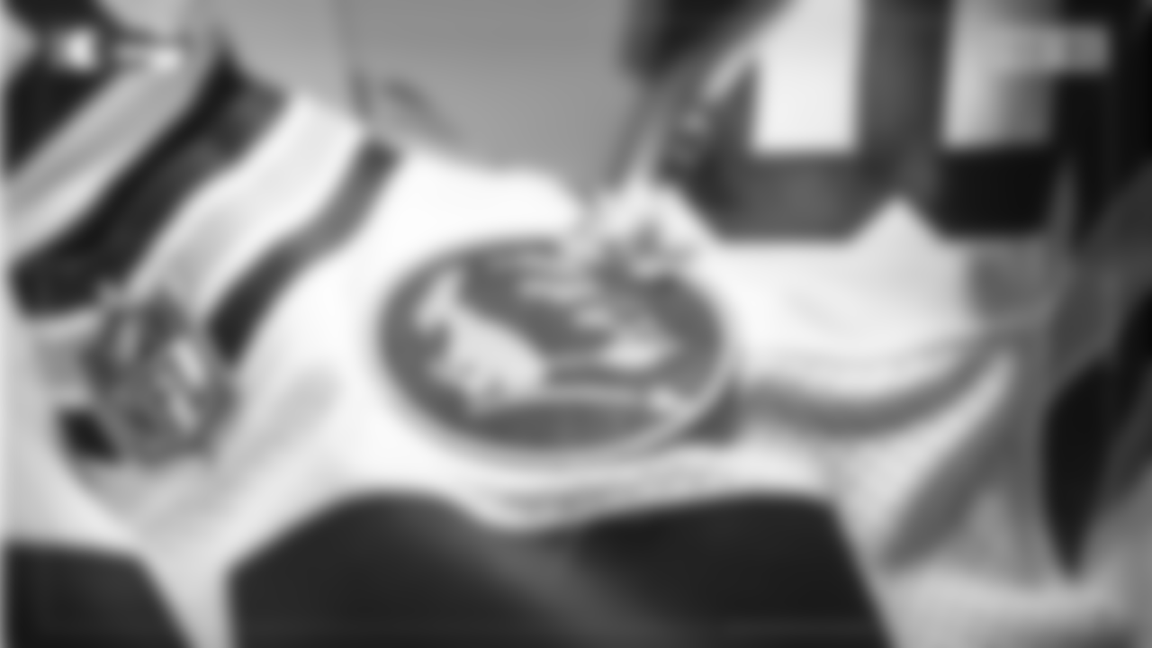 251125-ThanksgivingJerseys-2560