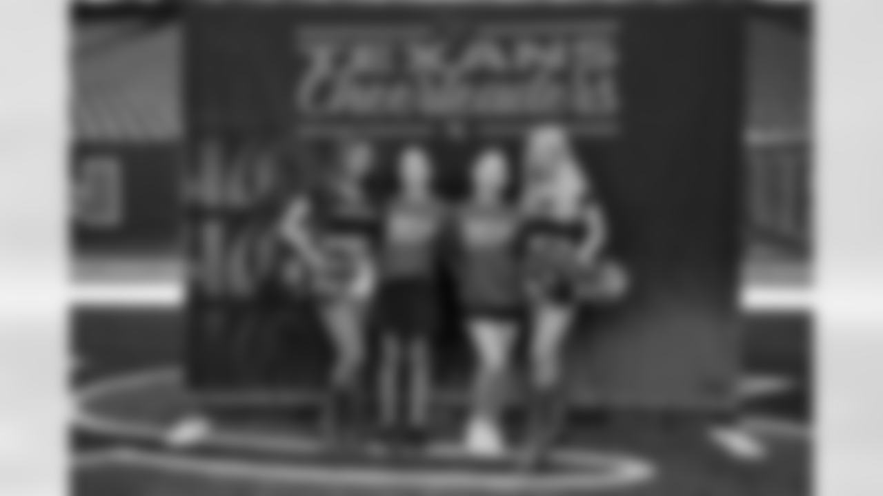 080_TexansJrCheerRehearsal_121325_MCW2