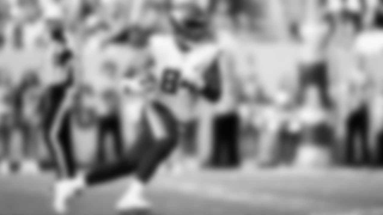 84 TE Josh Oliver
