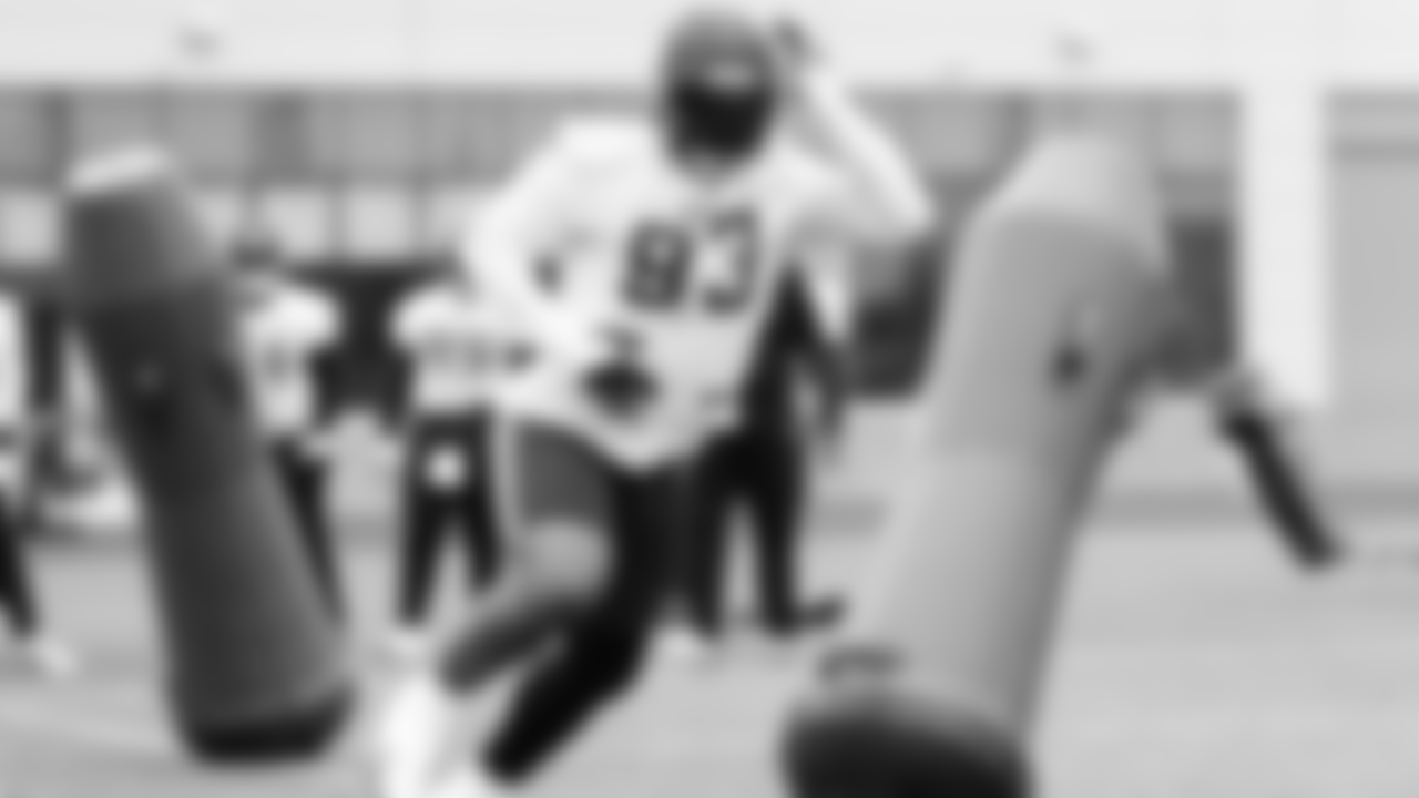 93 DL Jonathan Allen