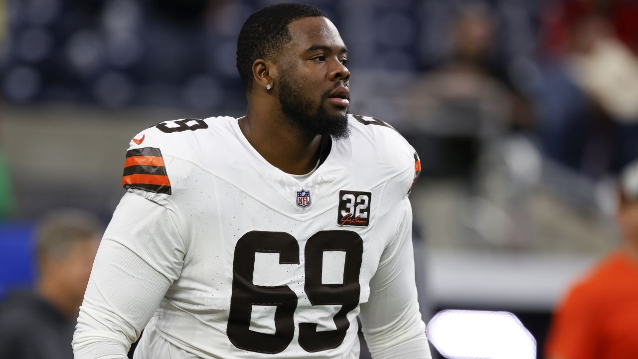 Titans Acquire Tackle Leroy Watson in Trade With Browns