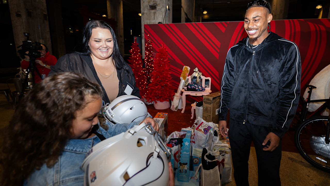 Justin Jefferson Showers Families with Gifts, Surprises Them with